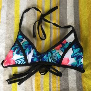 Halter style tie-neck bikini top